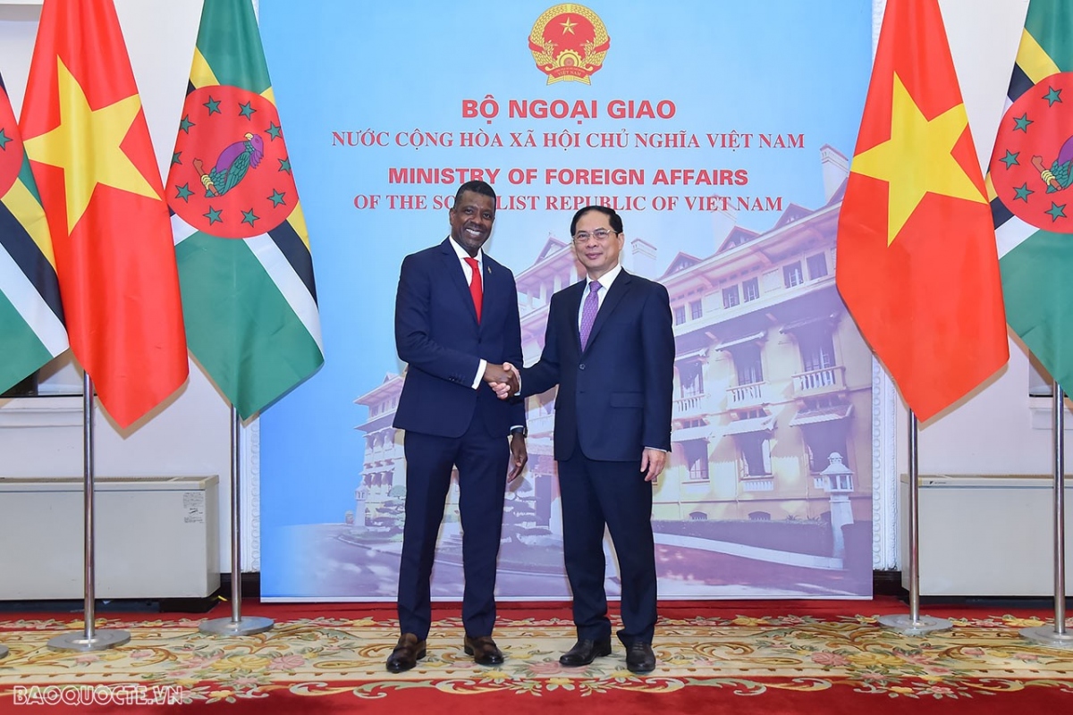 Vietnam and Dominica to expand cooperation bilaterally, multilaterally